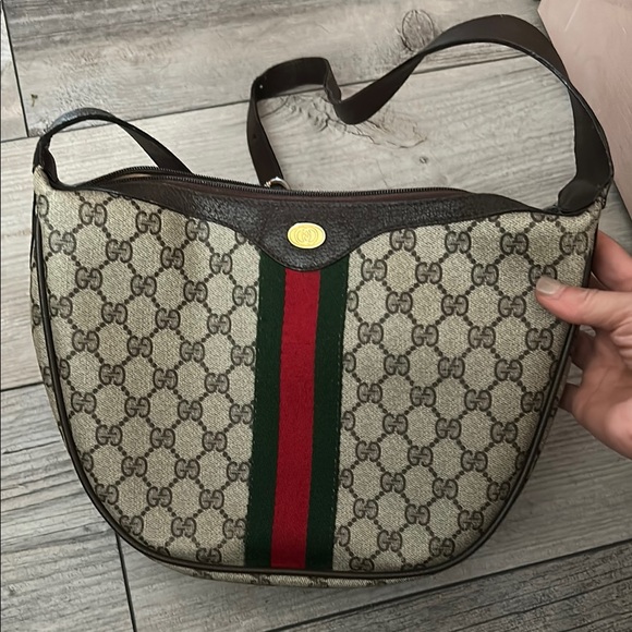Gucci Cream and Brown Shoulder Bag with Iconic Design - Picture 1 of 12